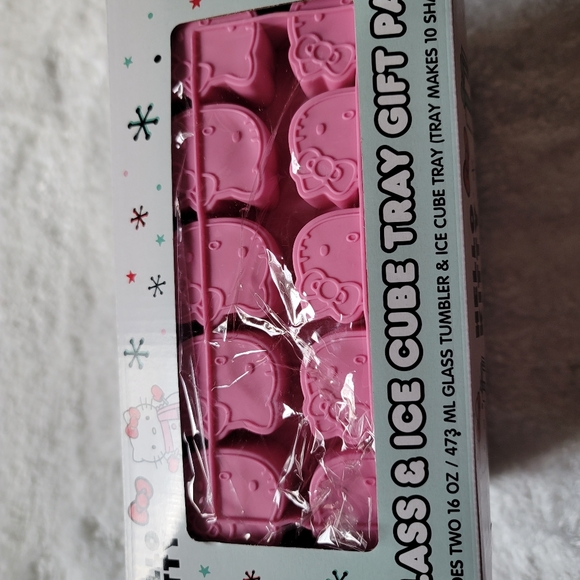 Hello kitty bundle - Picture 6 of 7